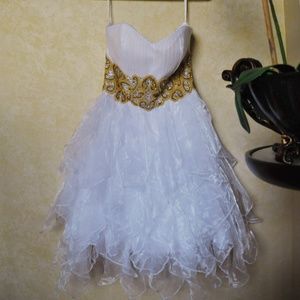 NWT White Ruffle Gold Beaded Prom Party Dress